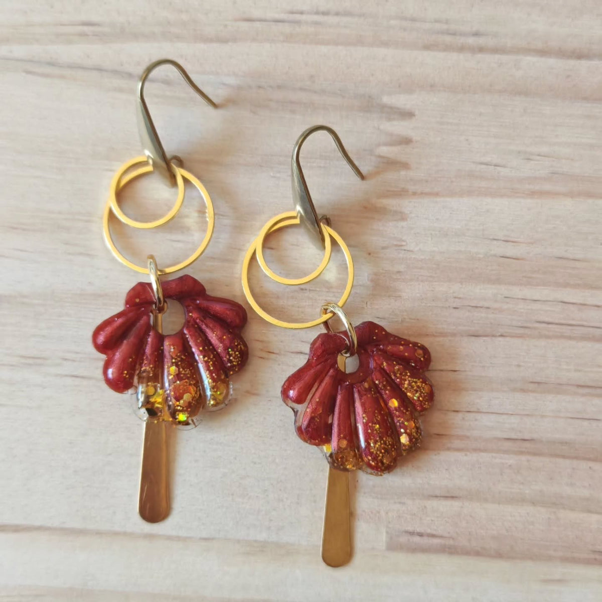 Coquillage terracotta et doubles anneaux