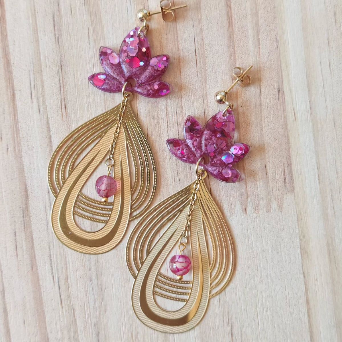 Lotus fuchsia et goutte ajourée — Agate veine de dragon