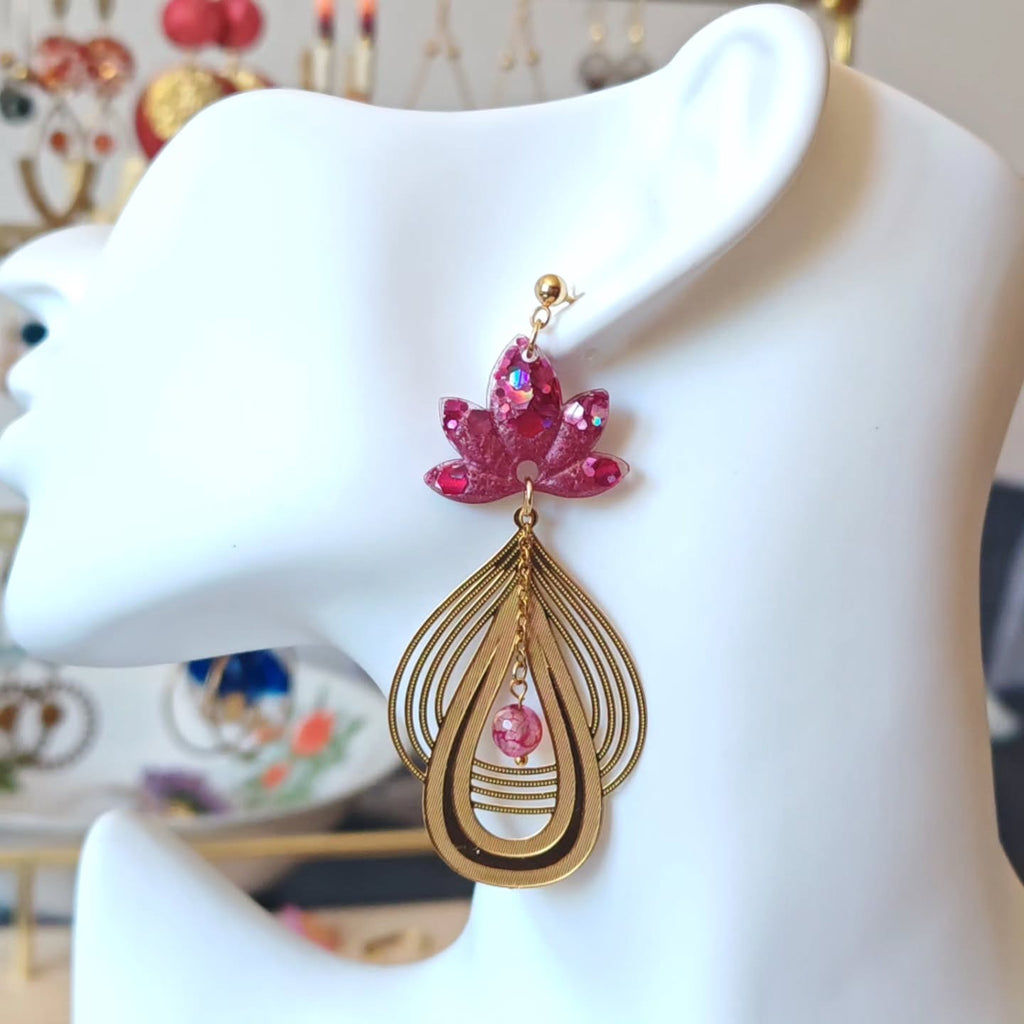Lotus fuchsia et goutte ajourée — Agate veine de dragon