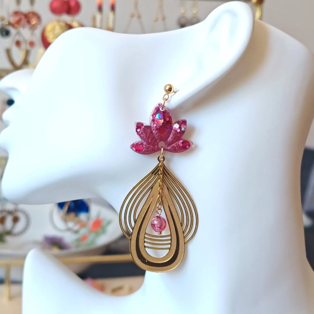 Lotus fuchsia et goutte ajourée — Agate veine de dragon