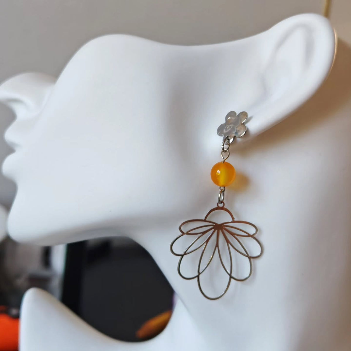 Grande fleur ajourée — Agate orange