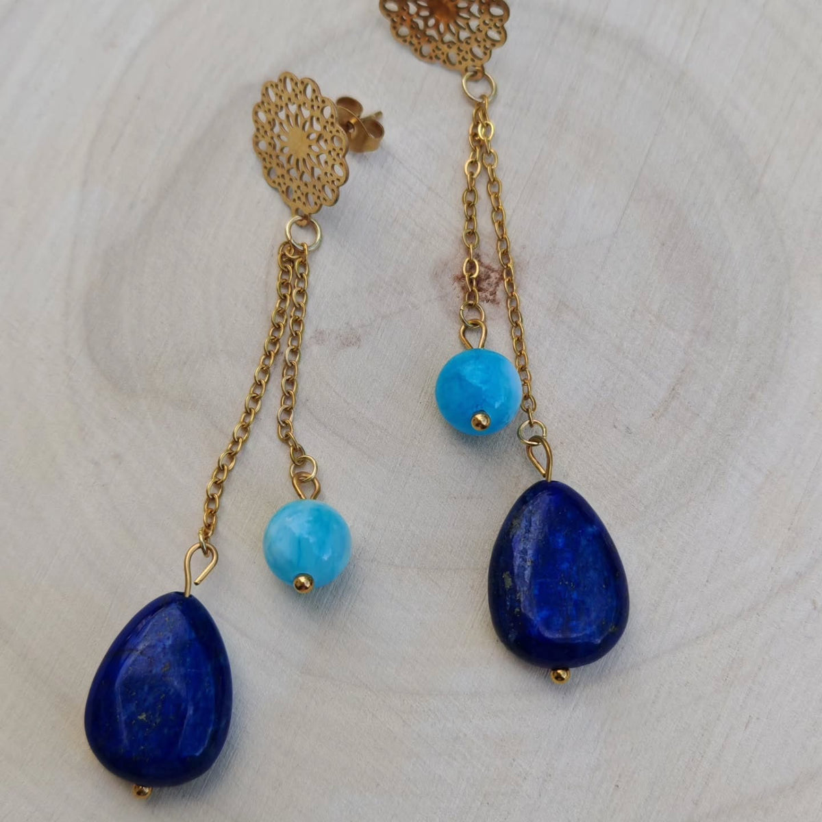 Lapis-lazuli en goutte et cœur doré