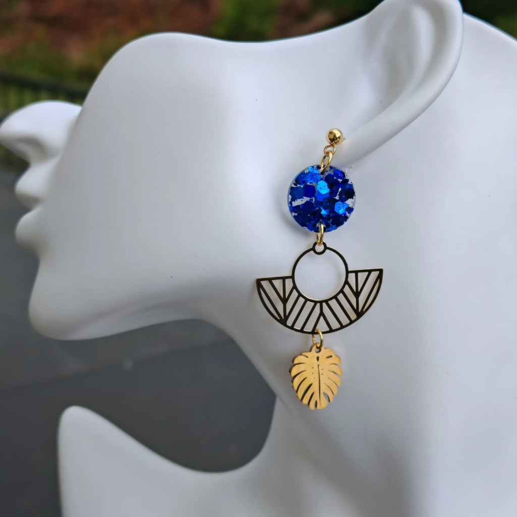 Bleu roi et éventails dorés