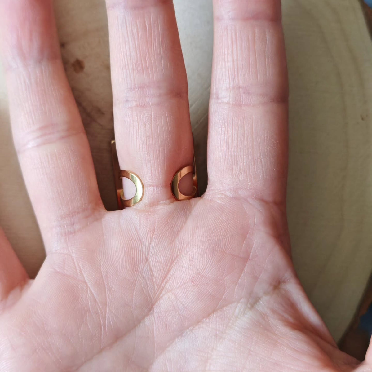 Bague carrée aux pensées violettes