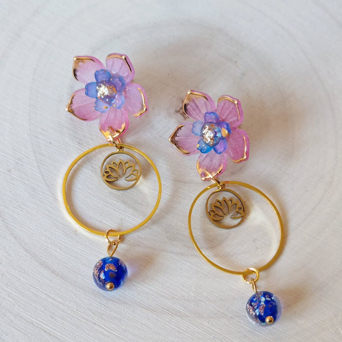 Fleurs dégradées rose et bleu