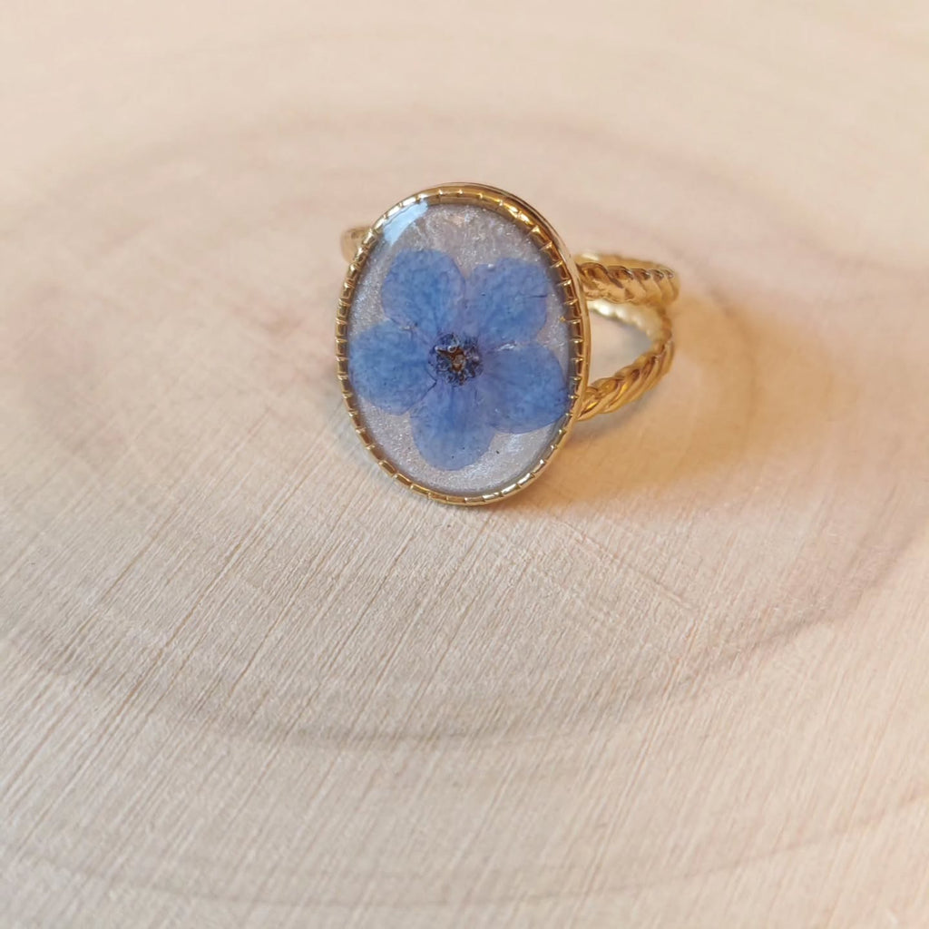 Bague à la pensée bleue