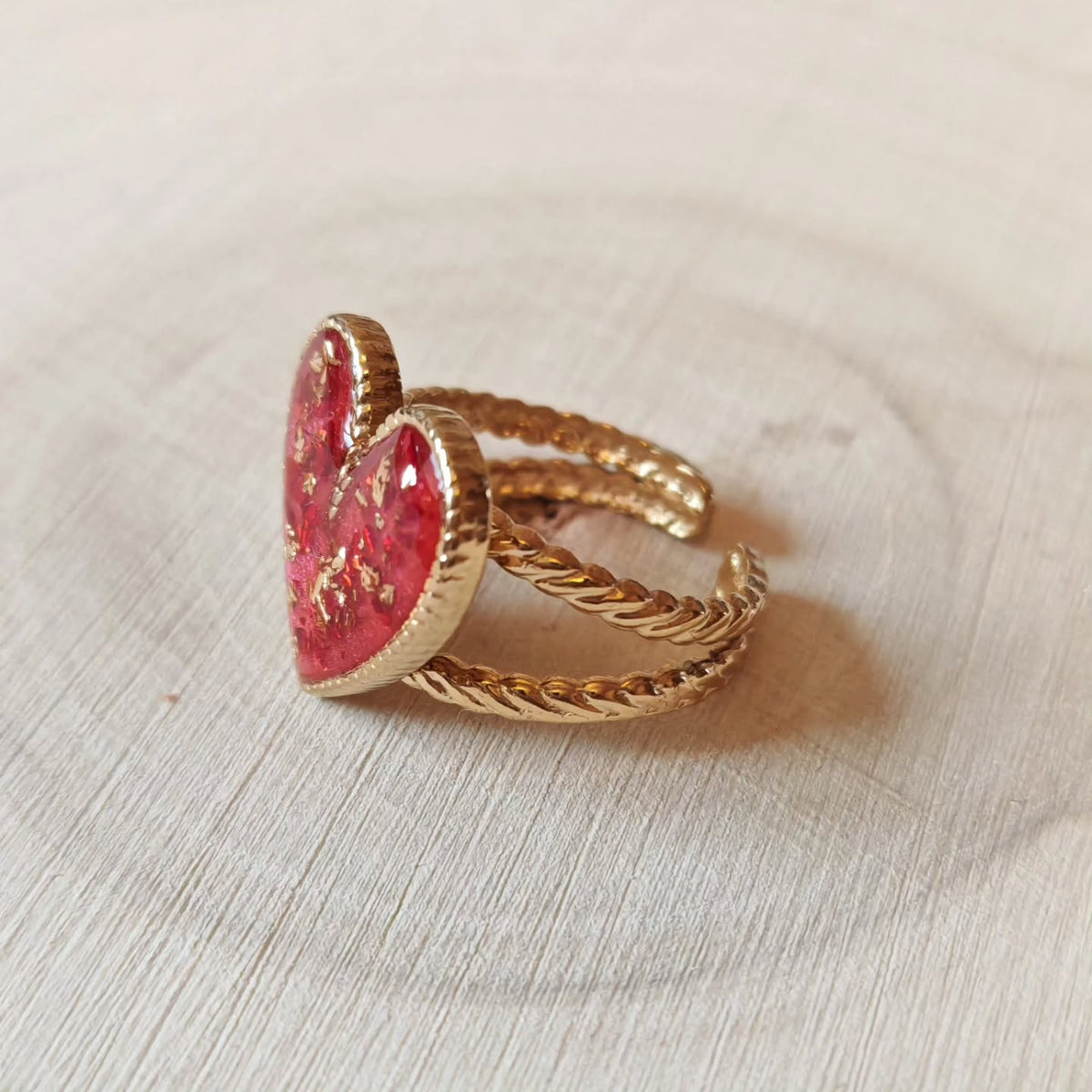 Bague cœur rouge et paillettes d'or