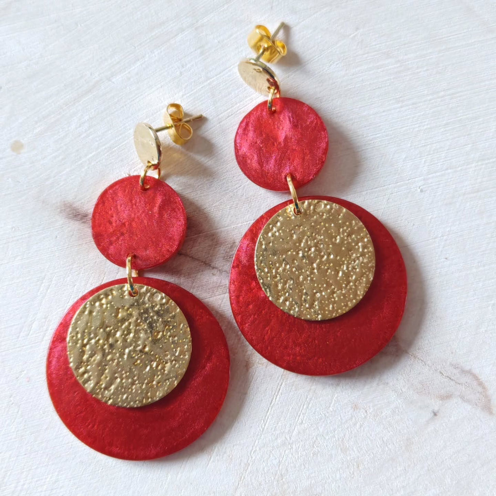 Disques rouges et grain doré
