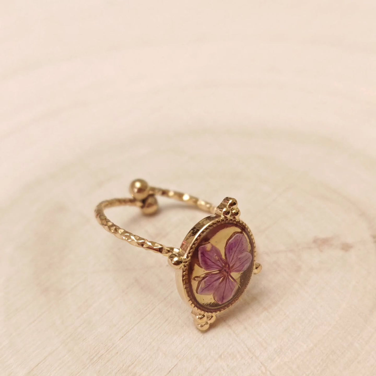 Bague à la petite fleur rose