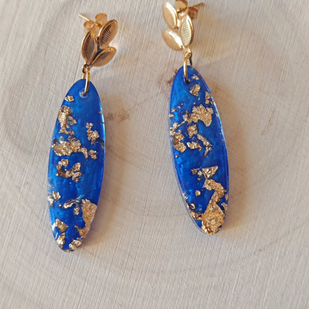 Navettes bleu roi et tulipes dorées