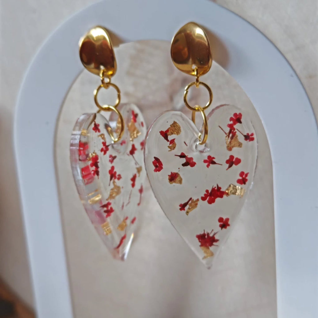 Pétales aux fleurs rouges