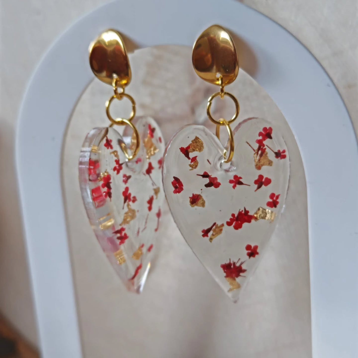 Pétales aux fleurs rouges